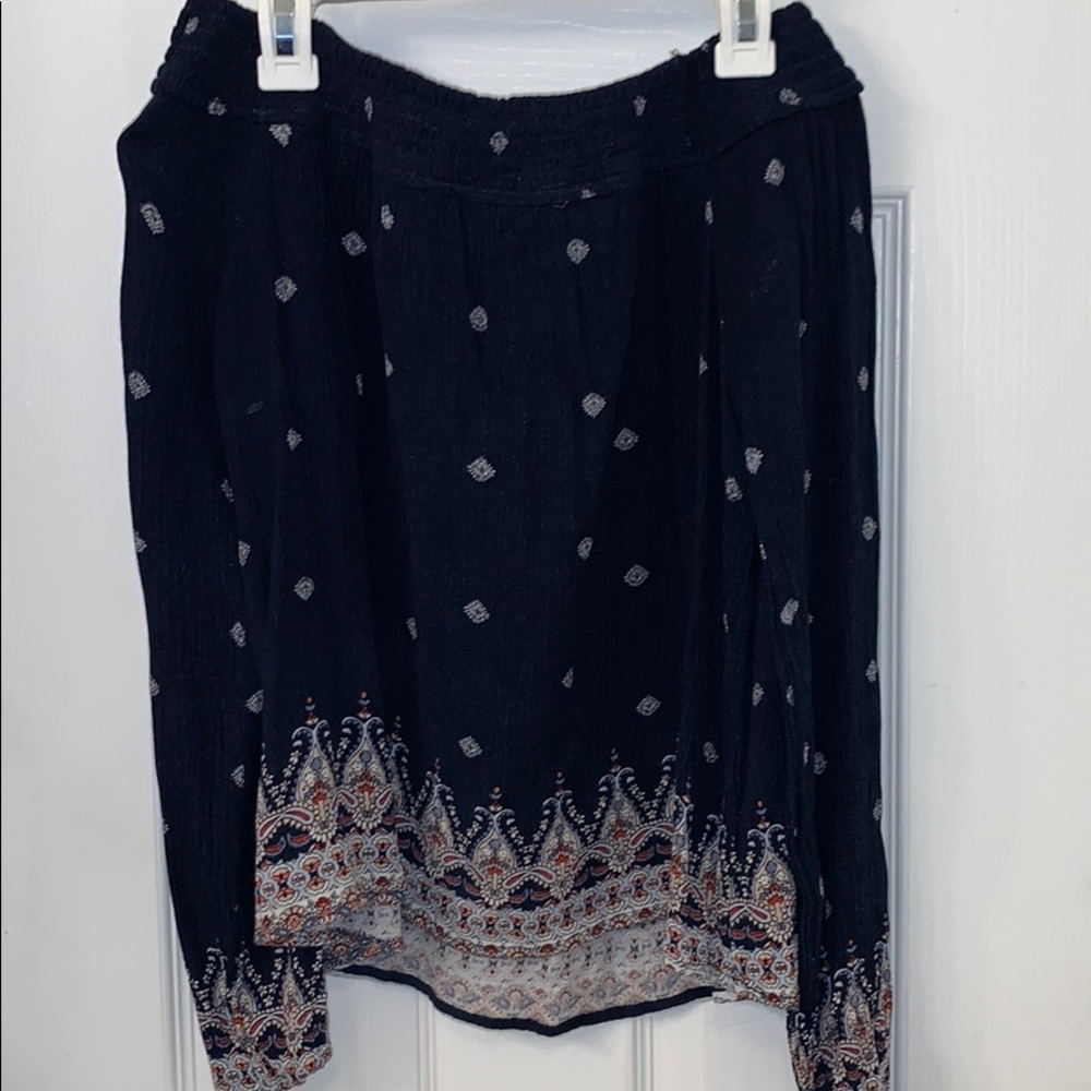 Off the shoulder long sleeve shirt